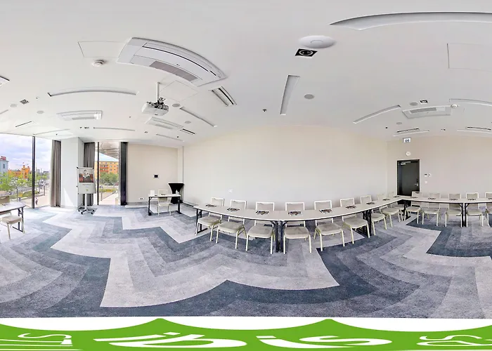 宜必思风情弗罗茨瓦夫中央酒店 酒店