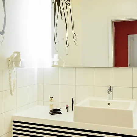Ibis Styles Centrum Hotel 3*